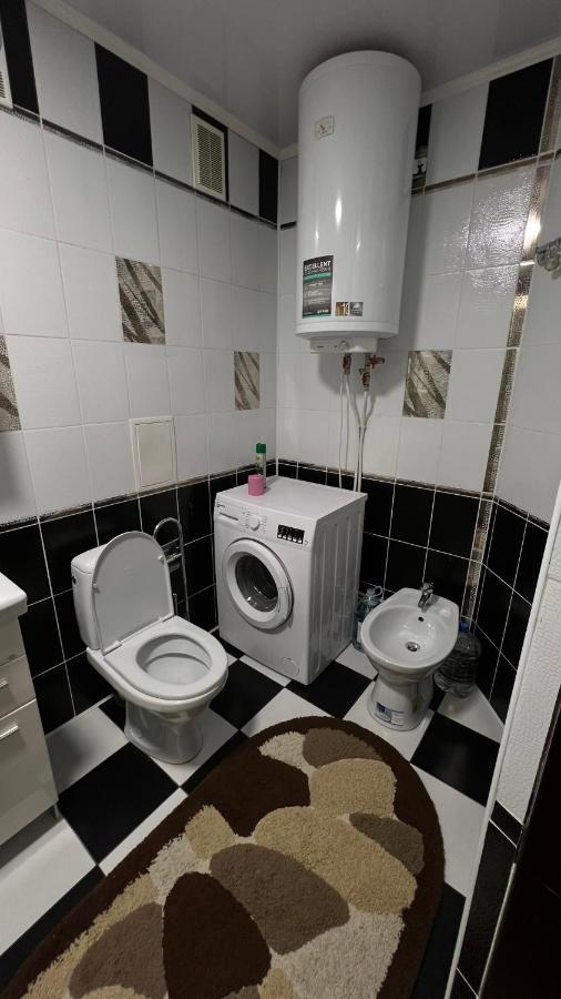 Просторі Та Комфортні Апартаменти «Д.І.М.» Kamianets-Podilskyi Exterior photo